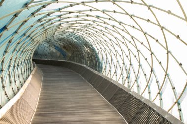 Seul, Güney Kore-21 Ekim 2019: Güney Kore 'deki Anyang sanat parkı Seul' deki Linear Building In The Trees 'in içinde