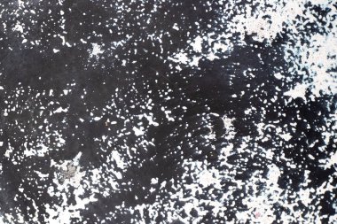 Siyah plaka arka planında beyaz renk lekesi