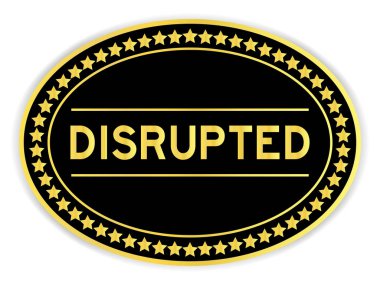 Siyah ve altın rengi oval etiket, beyaz arka planda sözcüğü bozulmuş.