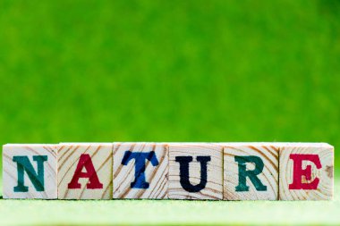 Yapay yeşil arka planda kelime engeli