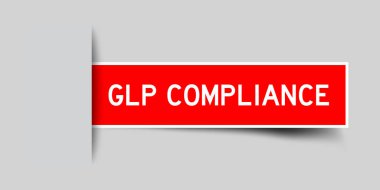 GLP (İyi Laboratuar Uygulaması) sözcüğüyle Gri arkaplanda kırmızı renk etiketi iliştirildi