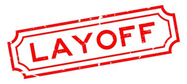 Grunge kırmızı işten çıkarma kelimesi. Beyaz arka planda lastik iş mührü.