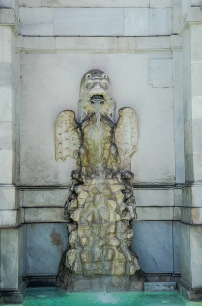 Мраморные детали фонтана Aqua Paola в Риме, Италия — стоковое фото