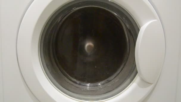Máquina Lavar Roupa Está Lavando Roupa Suja — Vídeo de Stock