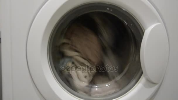 Washing Machine Washing Dirty Laundry — Stock Video