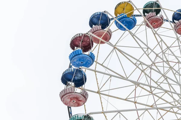 Carrousel Reuzenrad Attractiepark Geïsoleerd Witte Achtergrond — Stockfoto