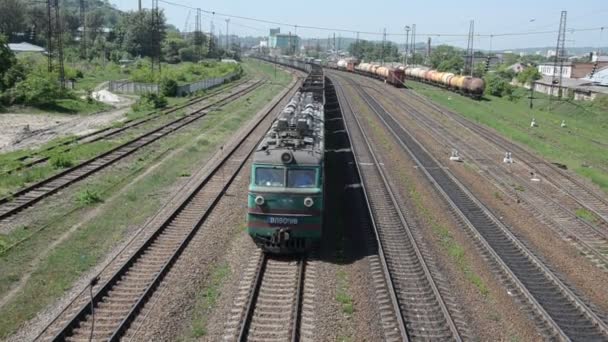 Lviv Ucrânia Maio 2018 Comboio Mercadorias Atravessa Estação Ferroviária — Vídeo de Stock