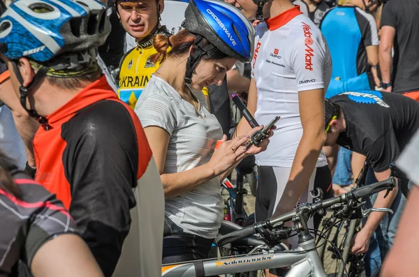 Lvov Ukrajina Květen 2018 Cyklista Podobě Kol Dělá Selfie Telefonu — Stock fotografie