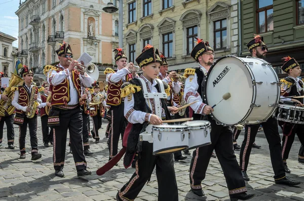 Lviv Ukrajna 2018 Lehet Egy Rezesbanda Dob Farsangi Jelmezek Séta — Stock Fotó