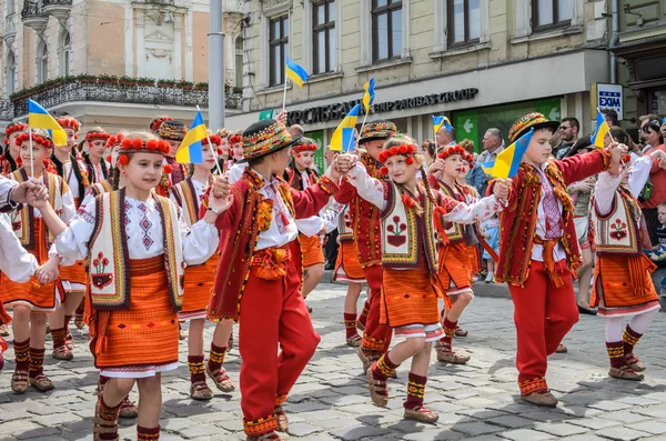 Lviv Ukraina Maj 2018 Barn Nationella Kostymer Parad Centrum — Stockfoto