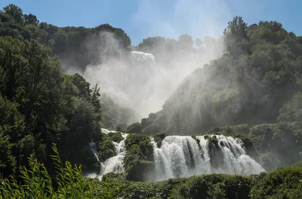 Foto Stock Cascate Delle Marmore Foto Immagini Cascate Delle Marmore Depositphotos