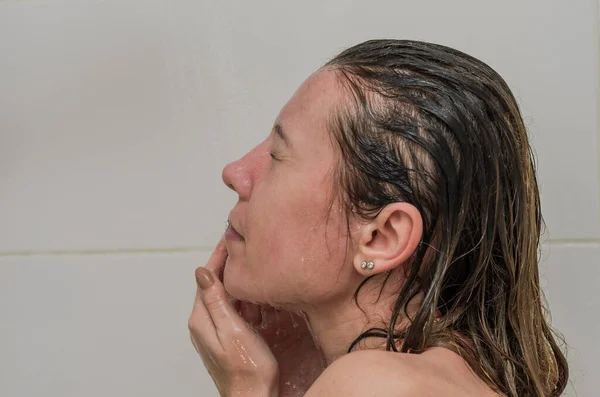 Young Charming Sexy Girl Takes Shower Bathroom — Stock Photo, Image