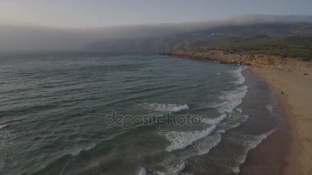 Crepúsculo Lisboa Cidade Baía Surfistas Praia Aerial Panorama Porugal — Vídeo de Stock