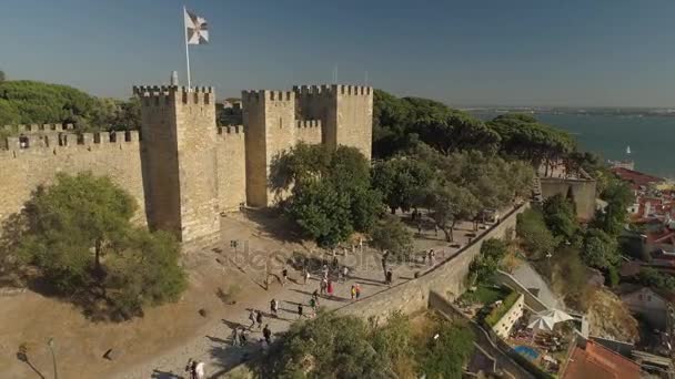 Słoneczny Dzień Lizbona Słynny Saint George Zamek Panorama Lotnicza Portugalia — Wideo stockowe