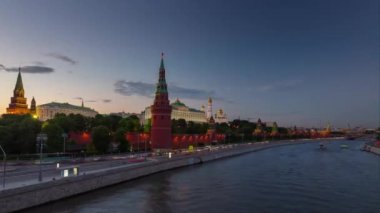 günbatımı alacakaranlık Moskova Nehri kremlin Rating Körfez Panoraması 4 k zaman sukut Rusya