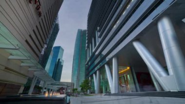 Singapur şehir Şehir Meydanı ve esplanade Tiyatro Panoraması 4 k akşam zaman atlamalı