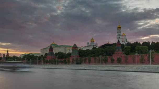 Avondrood moscow kremlin rivier baai panorama 4 k tijd vervallen Rusland — Stockvideo