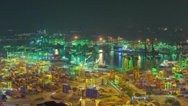 Noche iluminado singapore famoso puerto de trabajo panorámica de la azotea 4k time lapse — Vídeos de Stock