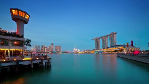 Συννεφιασμένη μέρα Σιγκαπούρη Μαρίνα στον κόλπο στο κέντρο του Πανοράματος 4k πάροδο του χρόνου — Αρχείο Βίντεο