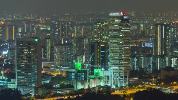 Szingapúri éjszakai világító városkép tetőtéri panoráma és a sétáló utcai 4 k idő telik el — Stock videók