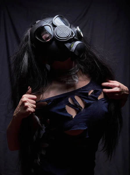 戴防毒面具的女孩 2019年大流行病毒 — 图库照片