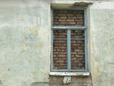 Pis binadaki eski pencere