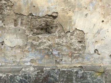 tuğlalı eski duvar