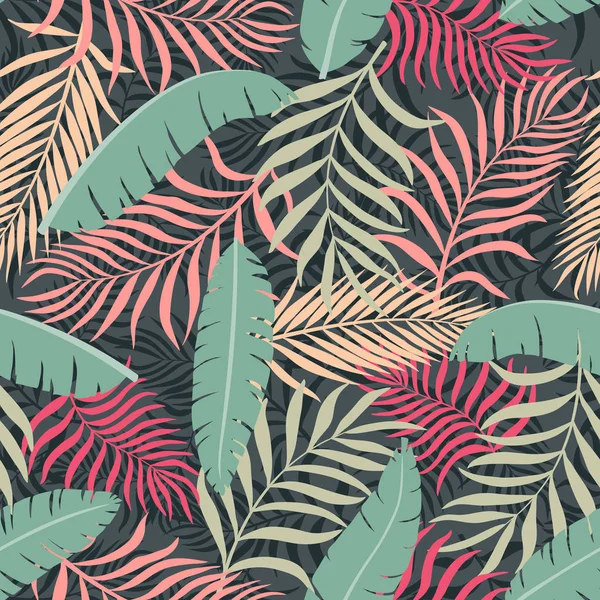 Tropical background with palm leaves. Seamless floral pattern. — Stock Vector