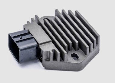 Benzin motoru için kontrol birimi modülü