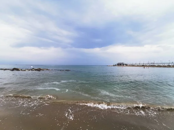 Fale na plaży we Włoszech Riccione — Zdjęcie stockowe