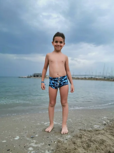 Piękne małe dziecko ot strona morza w Riccione the Italia — Zdjęcie stockowe