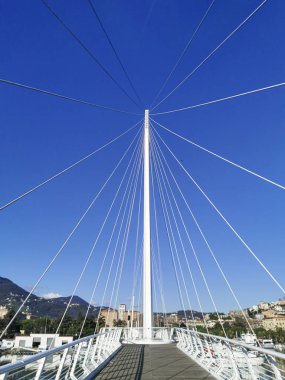 La spezia 'da iskele ve yürüyüş yolu