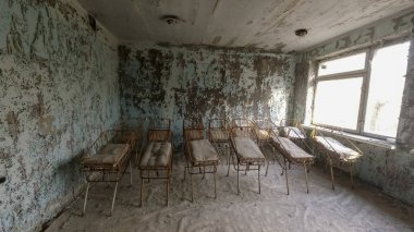 Çernobil Pripripriti terk edilmiş odalar paslı beşikler