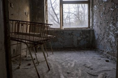 Çernobil Pripripriti terk edilmiş odalar paslı beşikler