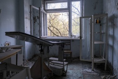 Çernobil pripyat jinekoloji muayenesi için kullanılan terk edilmiş bir oda.