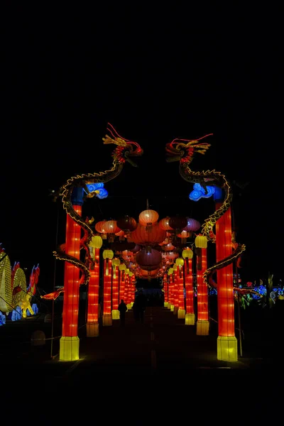 照明装飾中国紙と金属伝統的な提灯 — ストック写真
