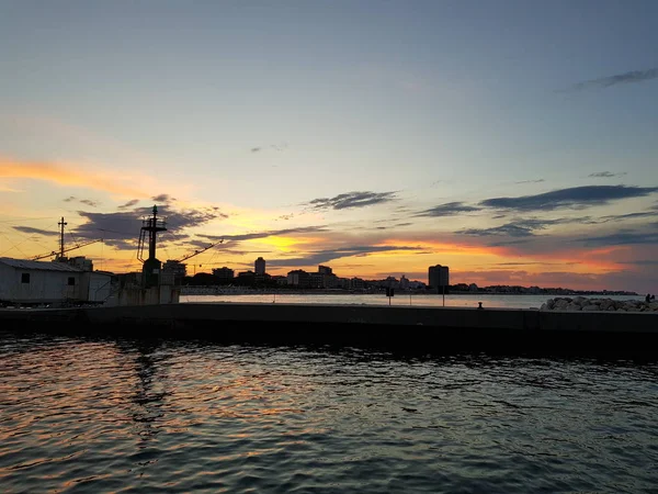 Bellissimo porto al tramonto Cervia Milano Marittima con barche — Foto Stock