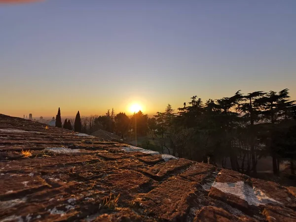 Panorama över brescia vid solnedgången sett från slottet — Stockfoto