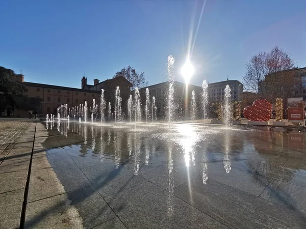 Reggio emilia victory square in front of theater valleys tricolor luminous fountain — Stock Photo, Image