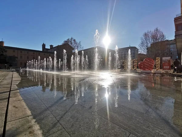 Reggio emilia victory square in front of theater valleys tricolor luminous fountain — Stock Photo, Image