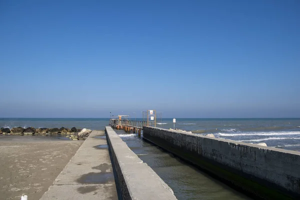 Rimini Riccione Spiaggia Inverno Con Sabbia Mare Una Giornata Sole — Foto Stock