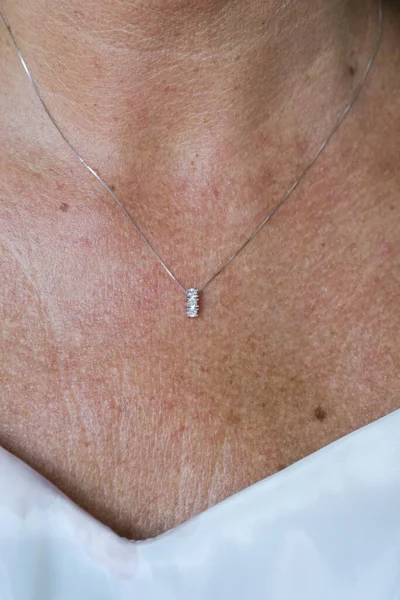 Novia Collar Diamantes Con Diadema Desgastado Solitario — Foto de Stock