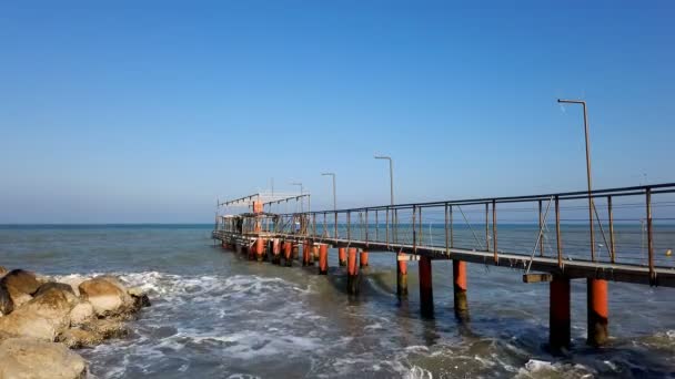 Misano adriatico Morze i plaża zimą w słoneczny dzień — Wideo stockowe
