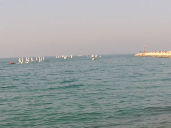 Güneşli Bir Günde Sicilya Nın Kayalık Deniz Limanı — Stok fotoğraf