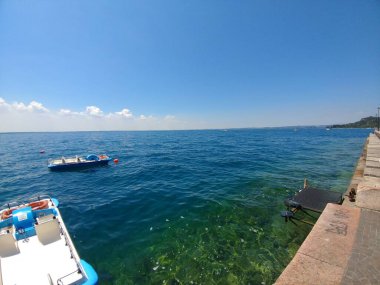 Garda Gölü Sirmione Verona İtalya 'nın güzel gölü