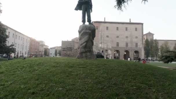 Parma Centro Ciudad Palazzo Della Pilotta Parque Panorama Estatua Garibaldi — Vídeos de Stock