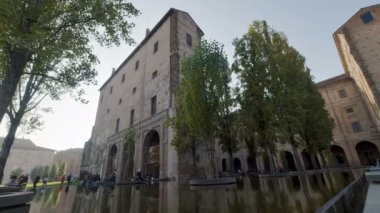 Parma Şehir Merkezi Palazzo della Pilot ve Park Panorama Garibaldi Anıtı