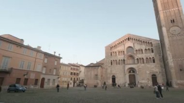 Parma Şehir Merkezi Duomo ve Battistero Panorama
