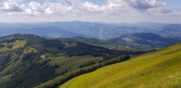 Ventasso Reggio Emilia Lago Montaña Colina Hermoso Día Soleado —  Fotos de Stock