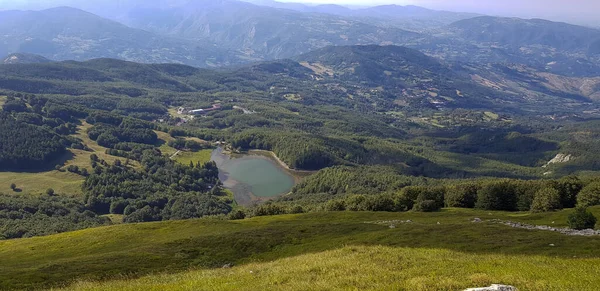 Ventasso Reggio Emilia Lago Montaña Colina Hermoso Día Soleado —  Fotos de Stock